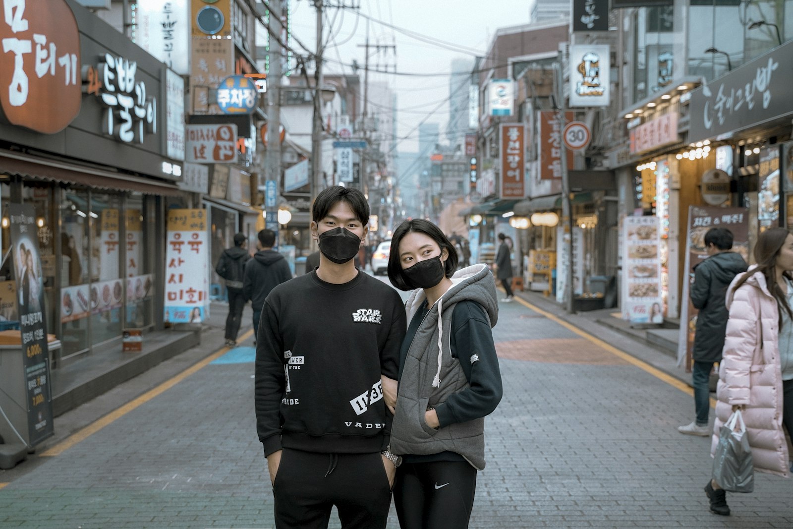 성수동 골목에서 찾은 스트리트 스타일